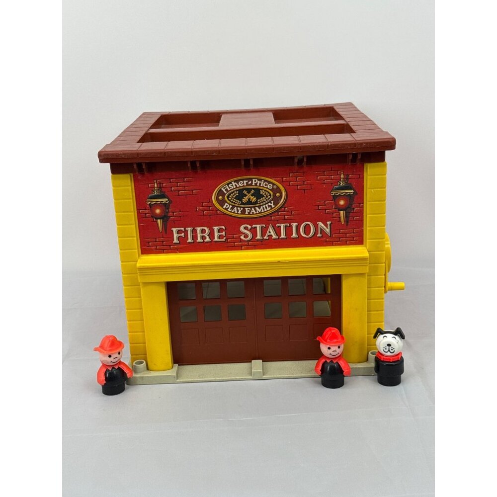 Vintage Fisher Price Little People Play Family Fire Station With Figures
